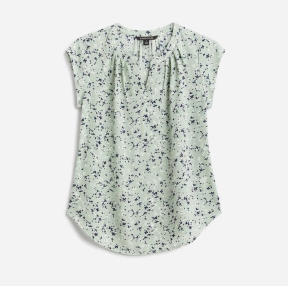 41 Hawthorn split neck blouse cap sleeve mint M NWT